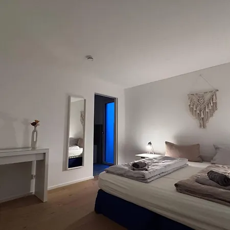 Seeglueck Seesehnsucht - Exklusive Mit Kamin Whirlpool-badewanne Und Seeblick Auf Der Halbinsel Hoeri Гайнхофен