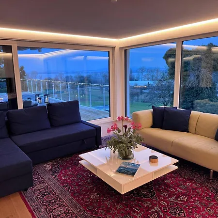 Апартаменты Seeglueck Seesehnsucht - Exklusive Mit Kamin Whirlpool-badewanne Und Seeblick Auf Der Halbinsel Hoeri Гайнхофен