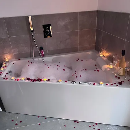 Seeglueck Seesehnsucht - Exklusive Mit Kamin Whirlpool-badewanne Und Seeblick Auf Der Halbinsel Hoeri * ガイエンホーフェン
