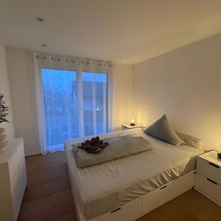Apartment Seeglueck Seesehnsucht - Exklusive Mit Kamin Whirlpool-badewanne Und Seeblick Auf Der Halbinsel Hoeri *