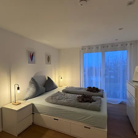Апартаменты Seeglueck Seesehnsucht - Exklusive Mit Kamin Whirlpool-badewanne Und Seeblick Auf Der Halbinsel Hoeri Гайнхофен