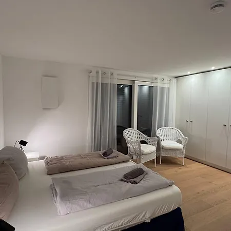 アパート Seeglueck Seesehnsucht - Exklusive Mit Kamin Whirlpool-badewanne Und Seeblick Auf Der Halbinsel Hoeri *